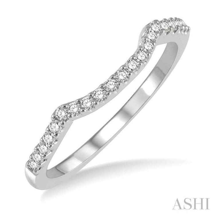 1/6 Ctw Crescent Round Cut Diamond Wedding Band in 14K White Gold