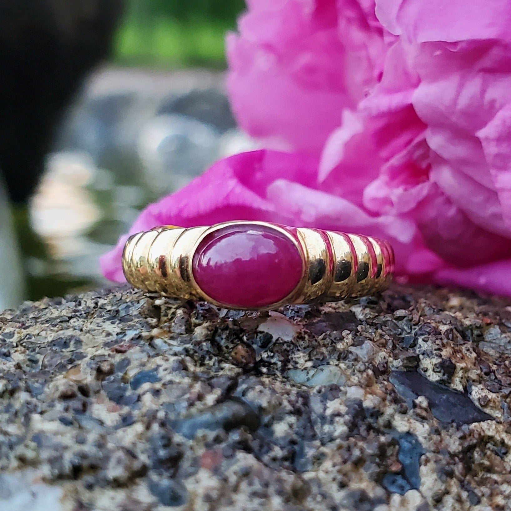 14k Yellow Gold Oval Ruby Gemstone Ring   DCR-24340