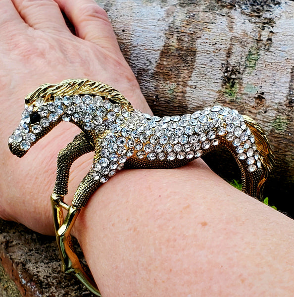 Gold Tone Rhinestone Horse Bangle Bracelet ZGF-04976