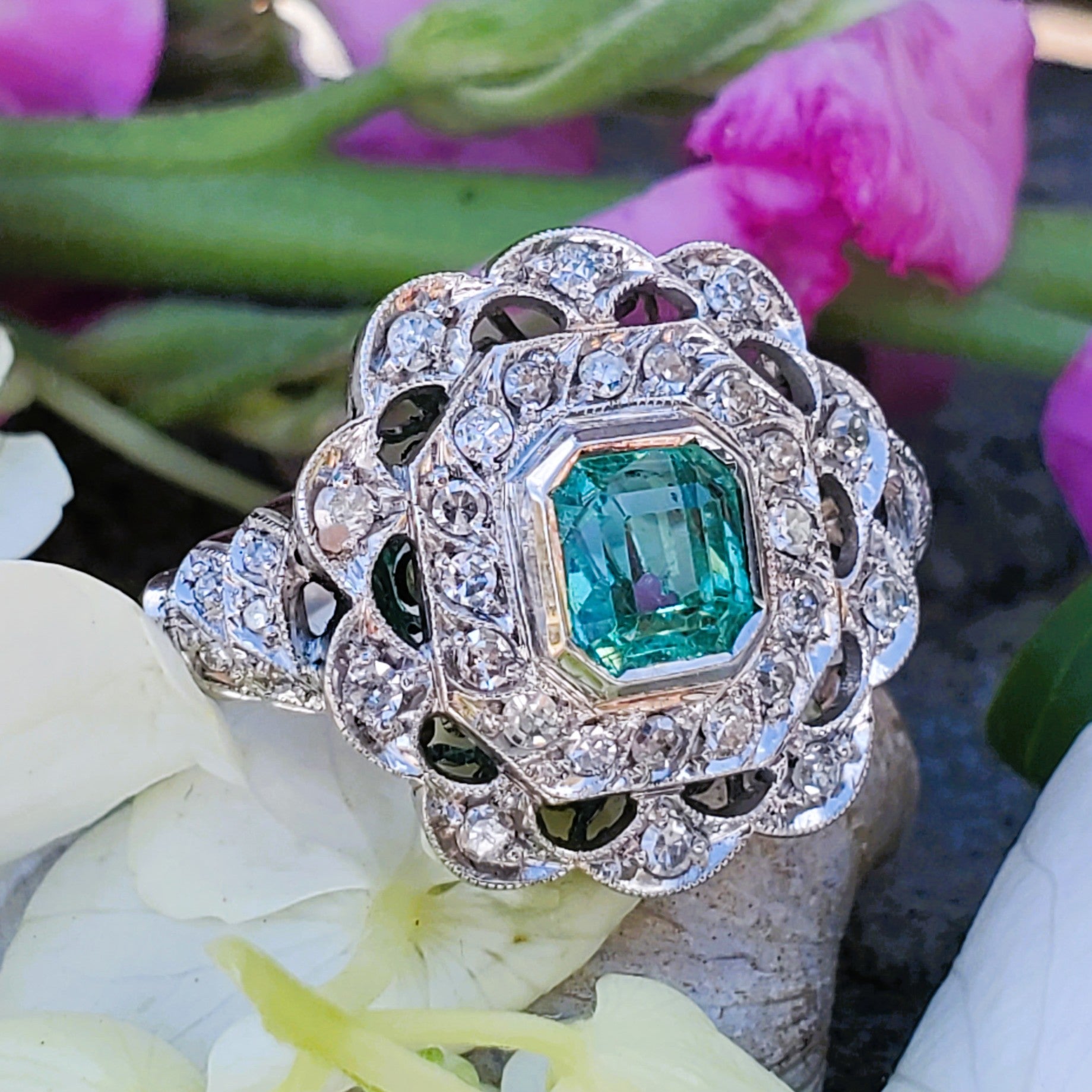 14k White Gold Green Stone & Diamond Filigree Ring DEJ-24499