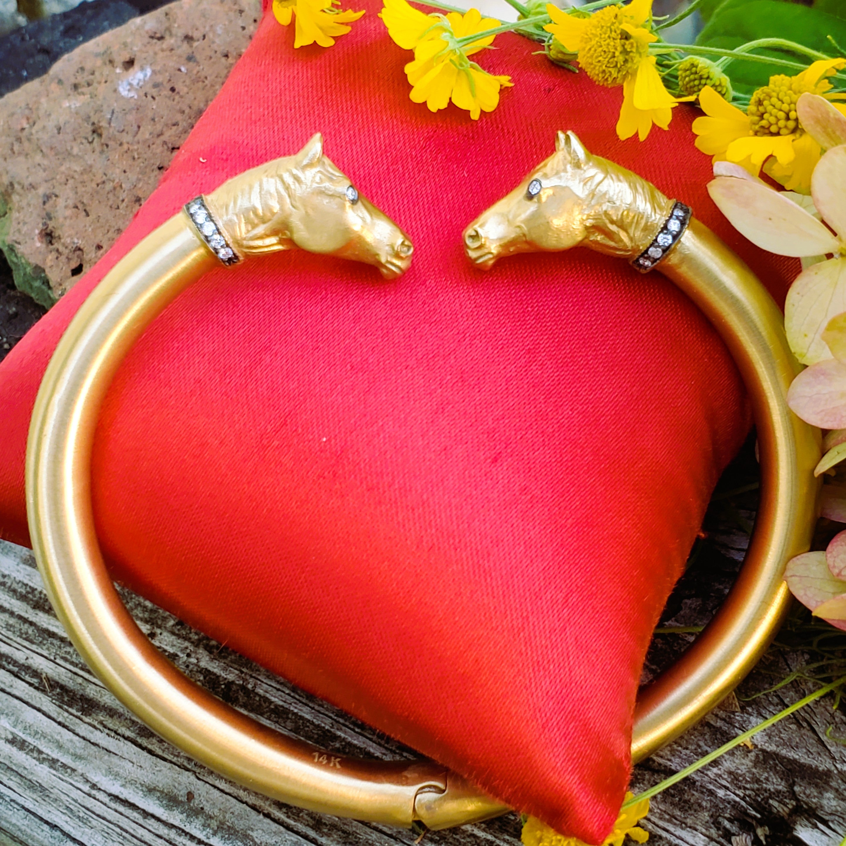 14k Solid Yellow Gold Diamond Horse Head Hinged Bracelet   DBR-23166