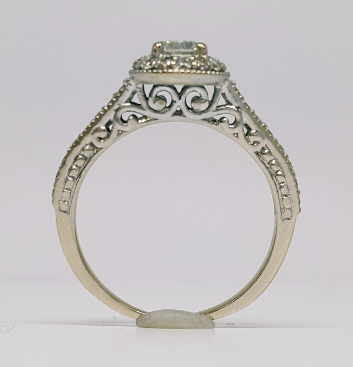 14k White Gold .50 CTW Round Cut Diamond Engagement Ring DSR-23672