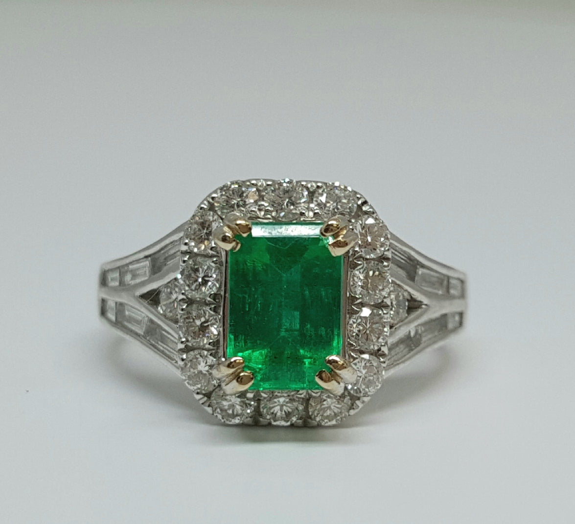 18k White Gold Emerald and Diamond Ring DCR-24570