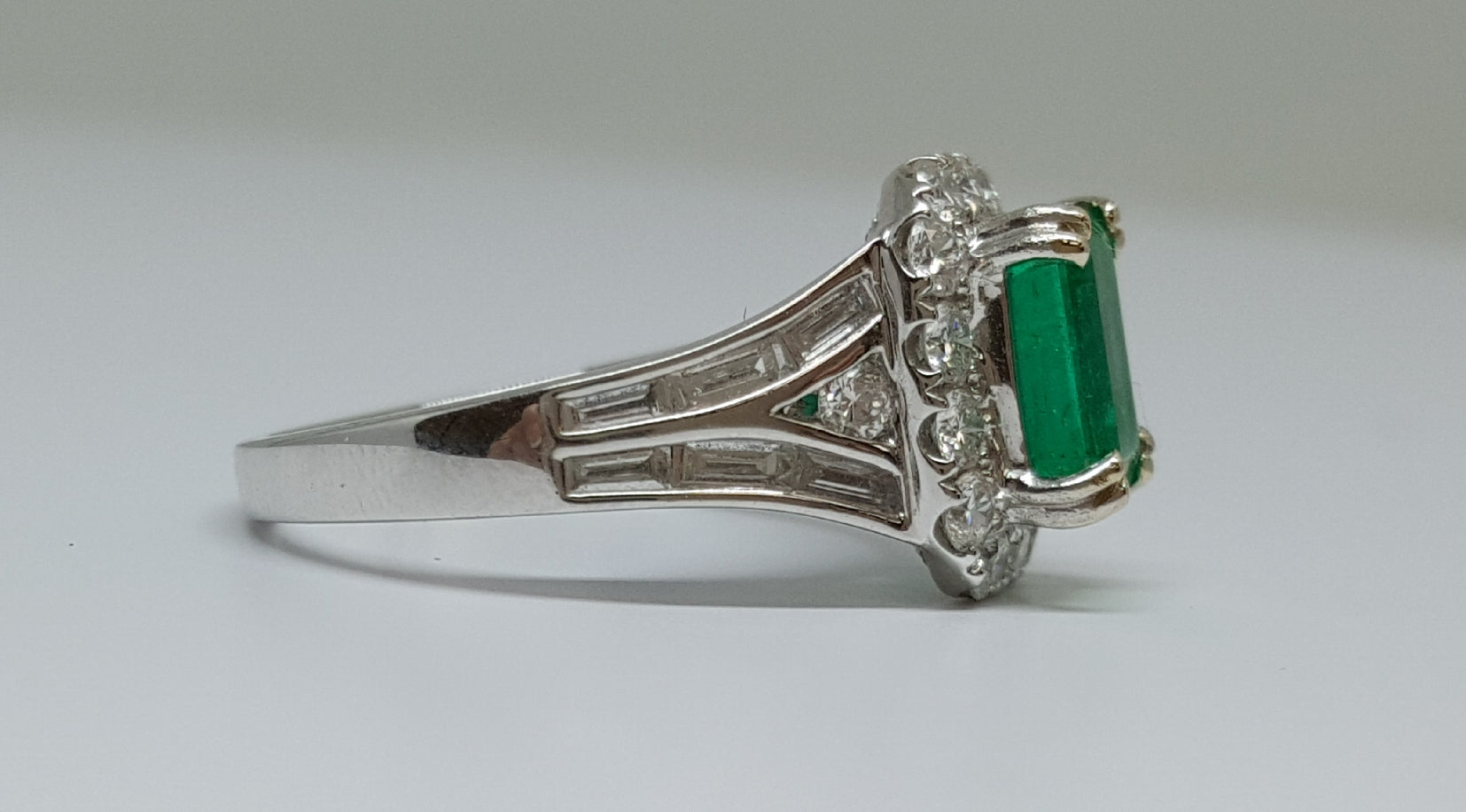 18k White Gold Emerald and Diamond Ring DCR-24570