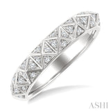 1/5 Ctw Pyramid Accent Round Cut Diamond Fashion Band in 10K White Gold