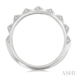 1/5 Ctw Pyramid Accent Round Cut Diamond Fashion Band in 10K White Gold