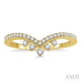 1/4 ctw Chevron Shank Round Cut Diamond Band in 14K Yellow Gold