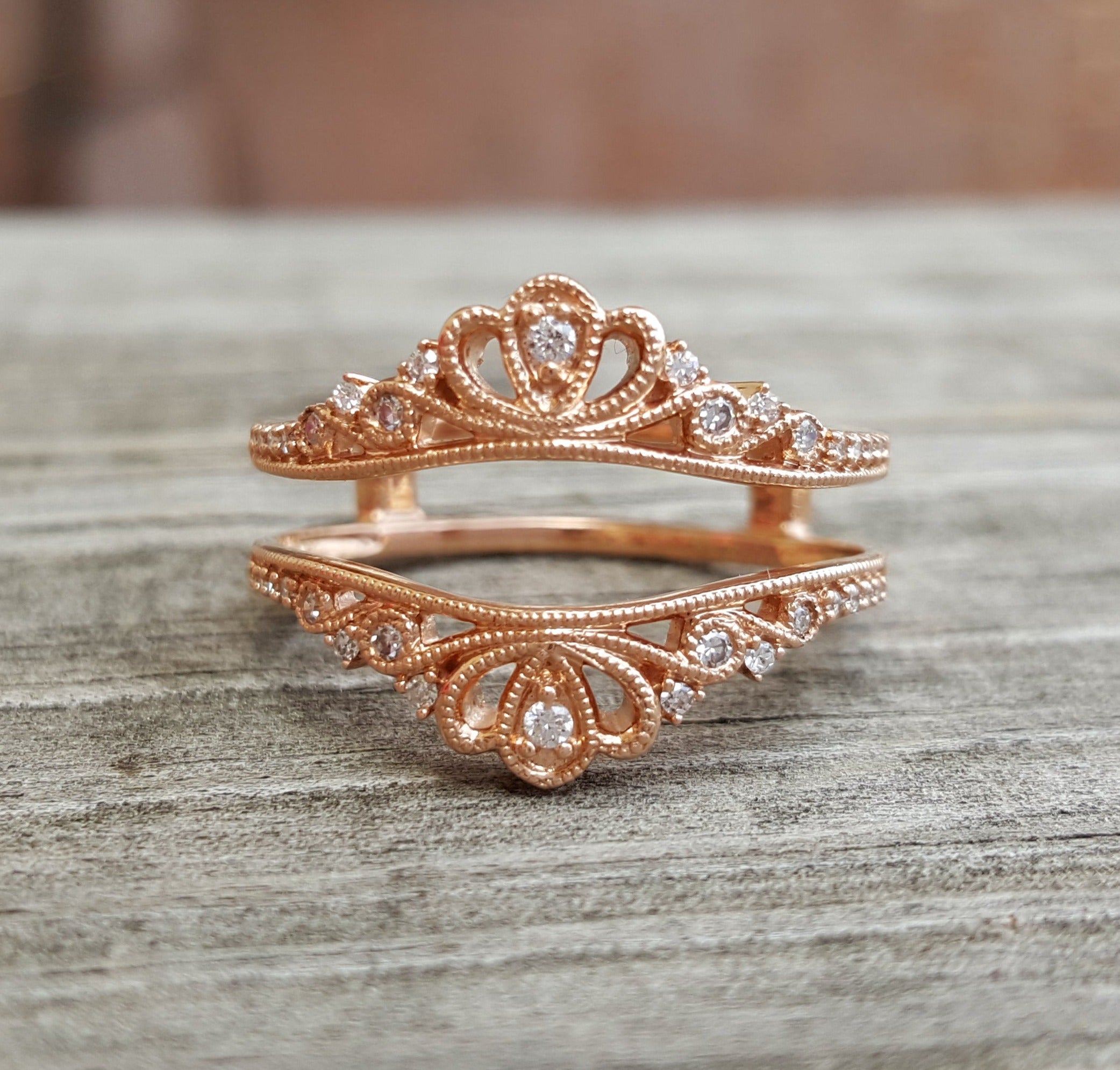18 Karat Gold Ring with Heart Shape Natural White Diamond | Noémie