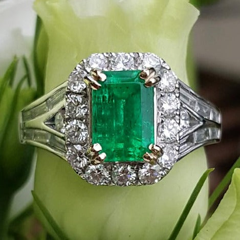 14k White Gold Genuine 1.37 Cttw Emerald & .78 Cttw Genuine Round Brilliant  Cut Diamond Halo Ring – Exeter Jewelers